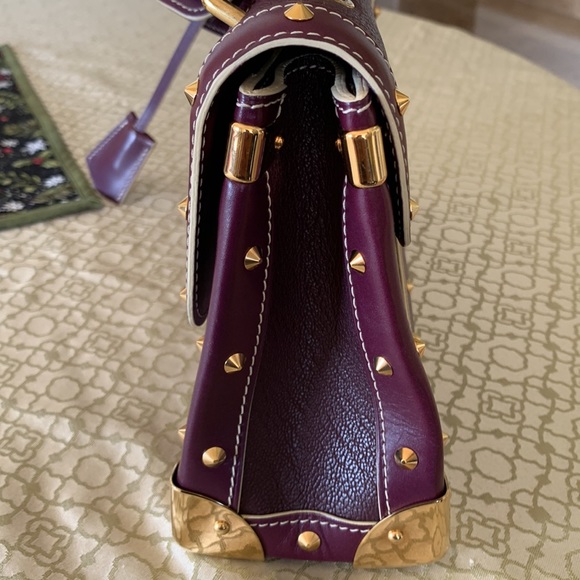 Louis Vuitton Le Talentueux plum colored leather bag. - Picture 5 of 17